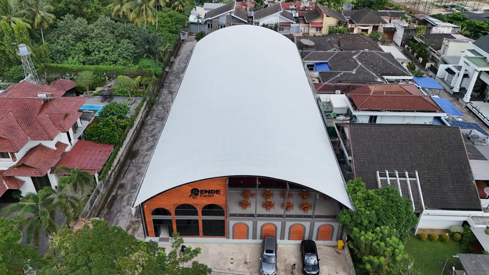 Instalasi Atap uPVC Lapangan Padel