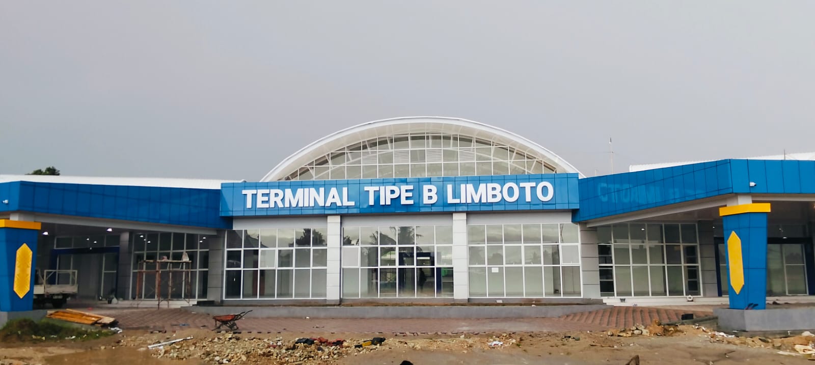 Pemasangan Atap uPVC Terminal Limboto